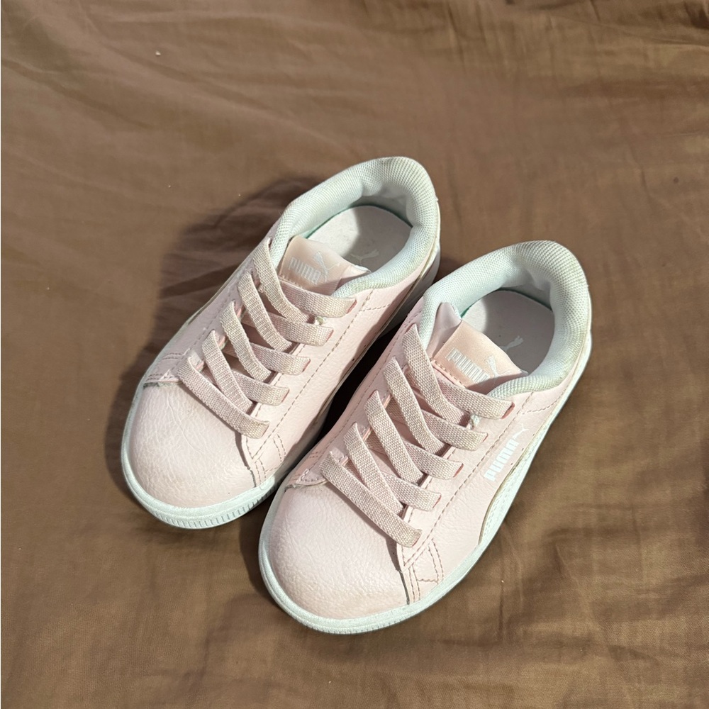Zapatilla puma de niña
